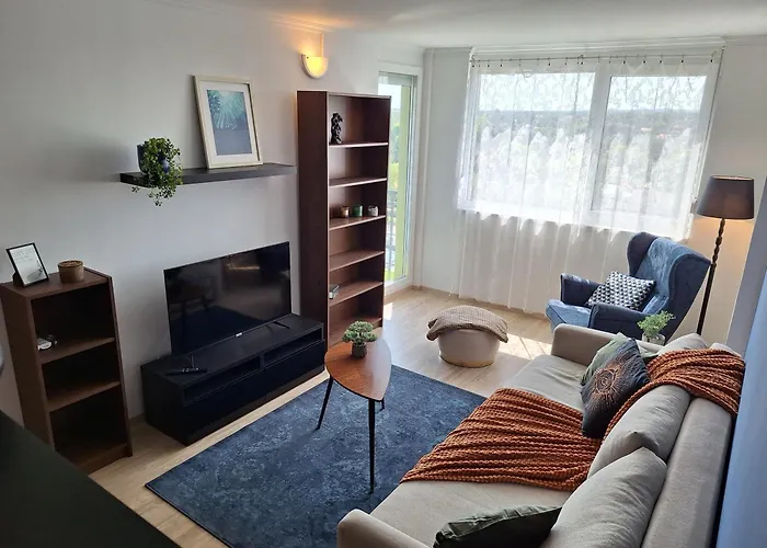 Daire Silver - Cadet -beachfront *